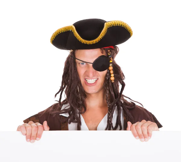 Pirata segurando Placard na boca — Fotografia de Stock