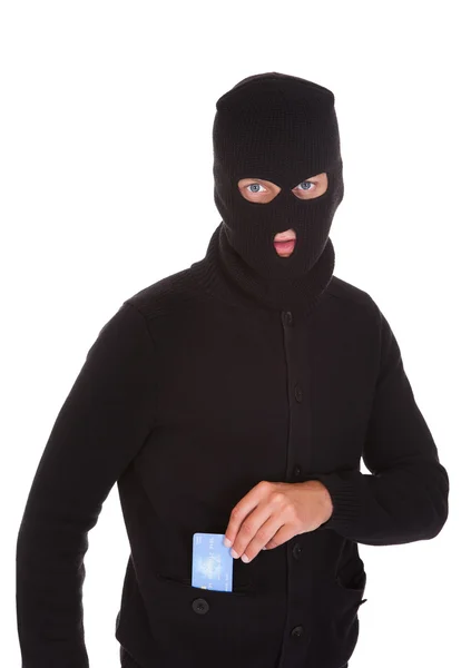 Burglar Holding Cartão de Crédito — Fotografia de Stock