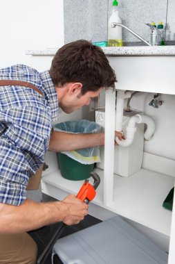 Tesisatçı sabitleme lavabo mutfak