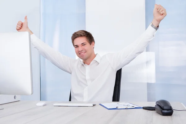 Erfolgreicher Geschäftsmann — Stockfoto