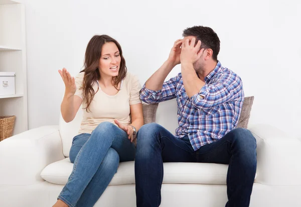 Young Couple Quarreling — Stock Photo, Image