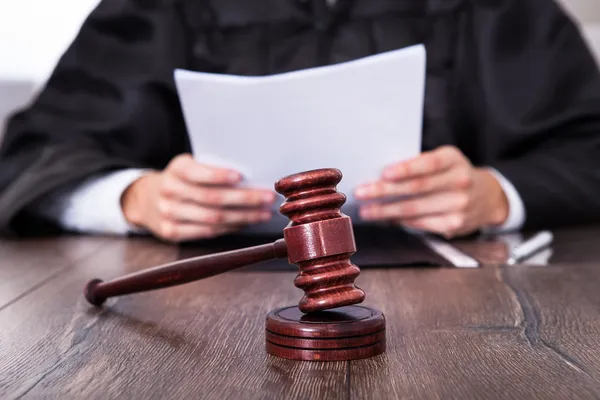 Judge Holding Documents — Stock Photo, Image