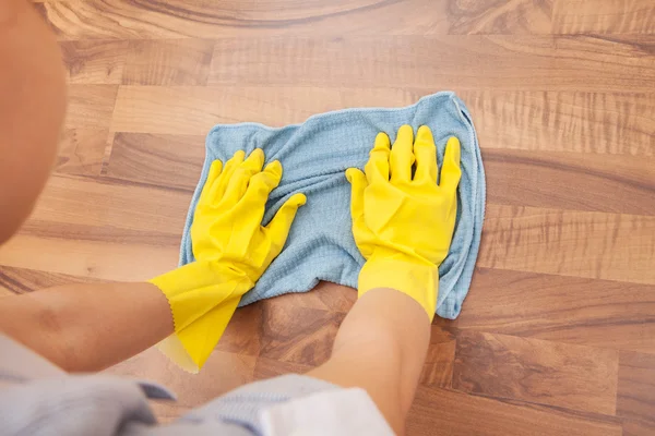 Young Maid Cleaning Floor — Stock Photo, Image