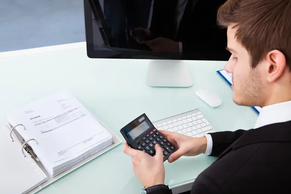 Male Accountant Calculating Bills — Stock Photo, Image