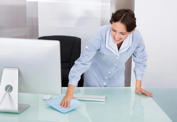 Female Worker Cleaning Office — Stock Photo, Image