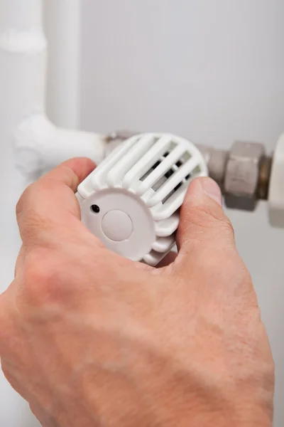 Vízvezeték-szerelő rögzítő termosztát — Stock Fotó