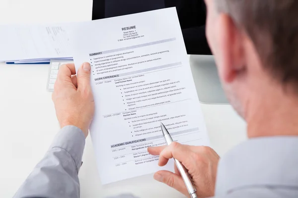 Man Holding Curriculum Vitae — Stock Photo, Image