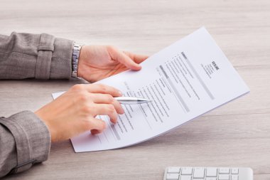 sözleşme kağıt holding iş kadını