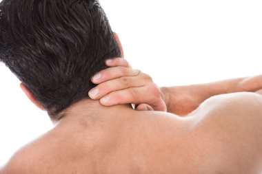 adam acı boyun ağrısı