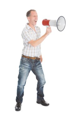 megafon ile bağıran adam