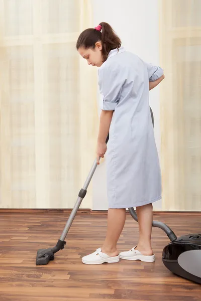 Young Maid Cleaning Floor — Stock Photo, Image