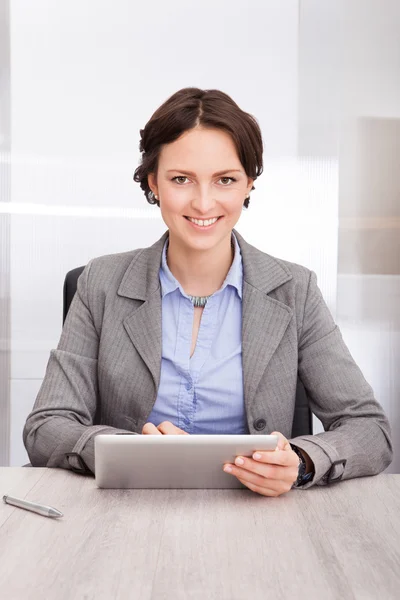 Businesswoman Holding Digital Tablet — Stock Photo, Image