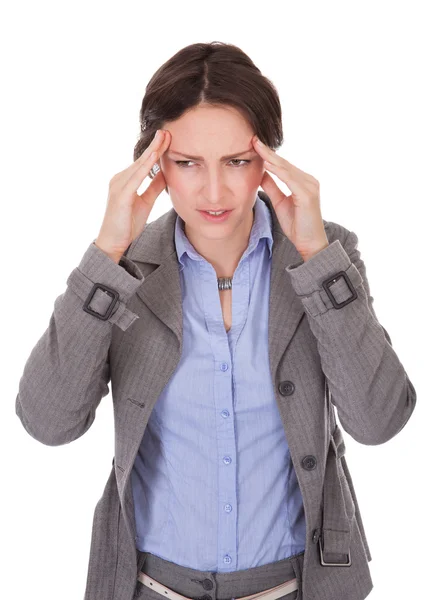 Iş kadını baş ağrısı muzdarip — Stok fotoğraf