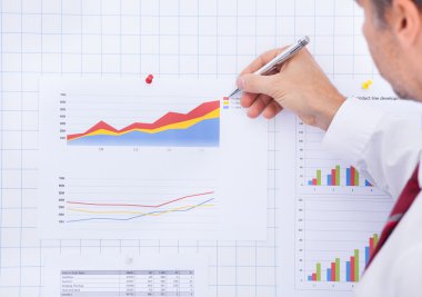 grafik üzerinde yazma işadamı