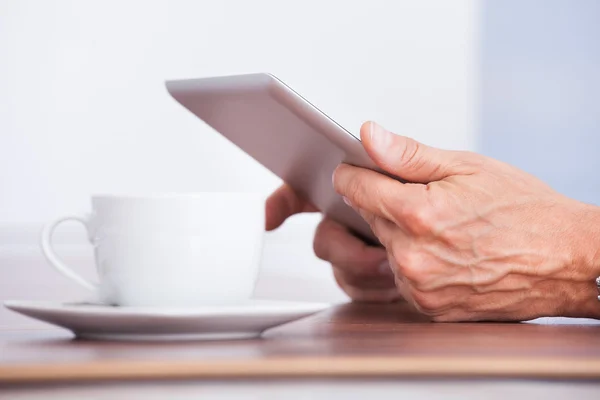 Businessman Using Digital Tablet — Stock Photo, Image