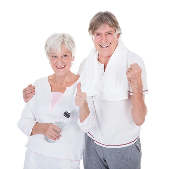 Heureux couple âgé en bonne santé — Photo