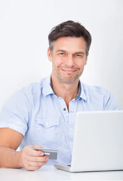 Man Shopping Online — Stock Photo, Image