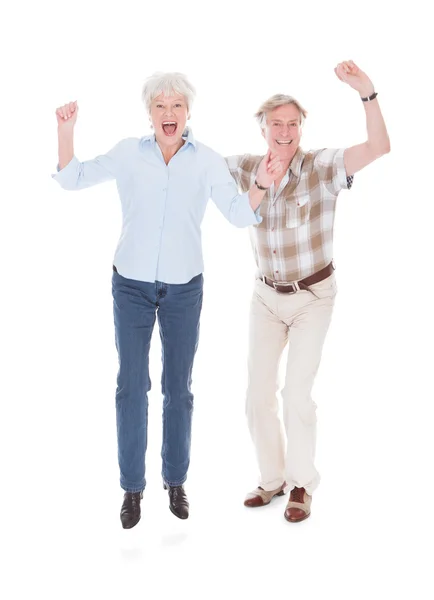 Entusiasmado casal de idosos — Fotografia de Stock