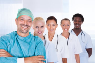 Doktor arkadaşları ile