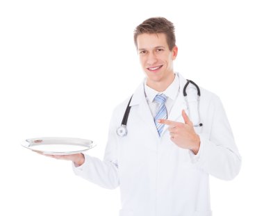 Doktor bir şey sunmak