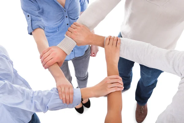 Gruppe von Menschen an der Hand — Stockfoto