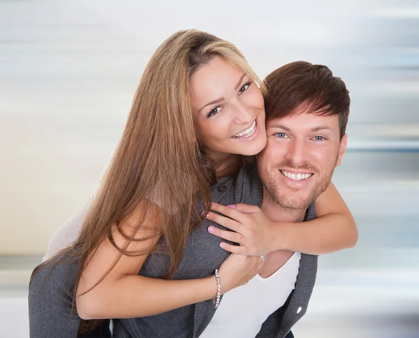 Geven piggyback — Stockfoto