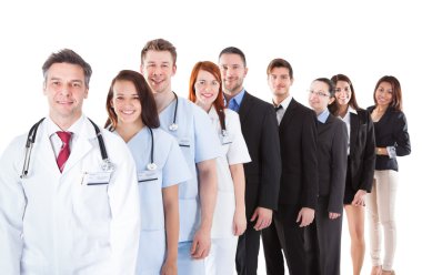 Doktorlar ve satır ayakta yöneticileri