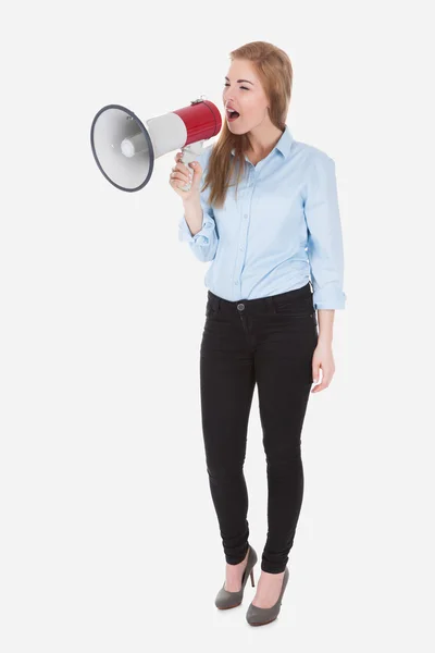 Femme criant à travers le mégaphone — Photo