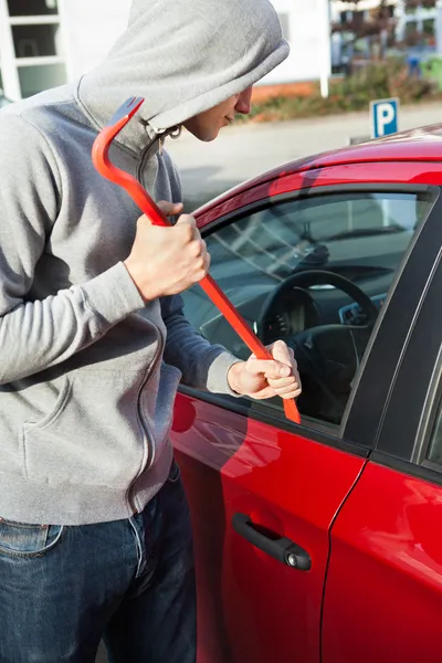 Paziente maschio che comunica mentre lo psicologo scrive le note — Foto Stock