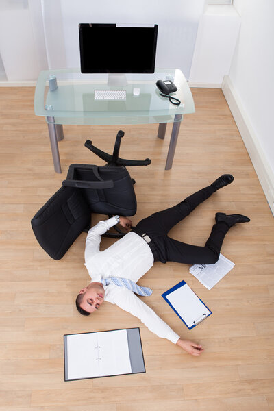 Бизнесмен упал с должности председателя
