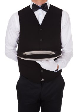 Garson holding boş tepsi