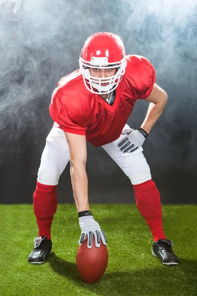 Confident American Football Snapper On Field — Stock Photo, Image