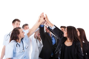 Doktorlar ve yüksek beş jest yapmak yöneticileri