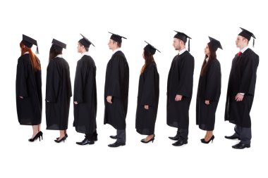 yüksek lisans öğrencileri kuyrukta duran