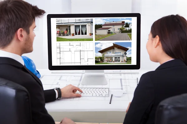 Architects Using Computer — Stock Photo, Image