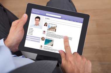 işadamı sörf dijital tablet sosyal ağ sitesi