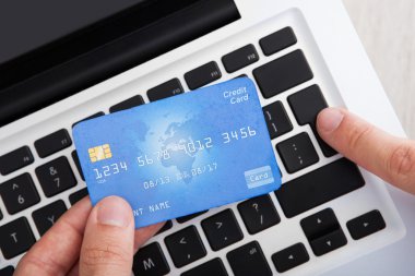 kredi kartı online masa başında bankacılık ile iş adamı