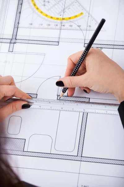 Businesswoman Making Blueprint — Stock Photo, Image