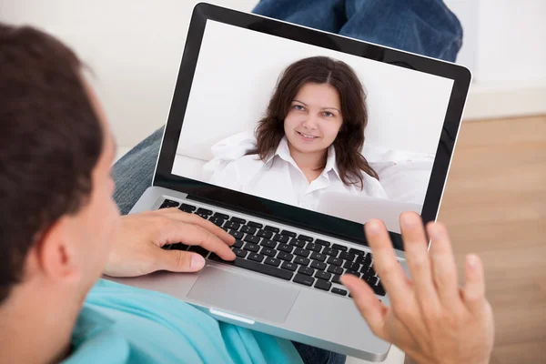 Man Video Conferencing With Woman — Stock Photo, Image