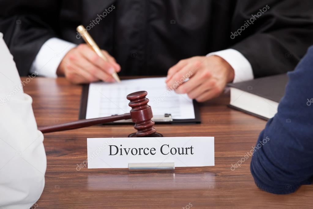 Couple With Judge In Court