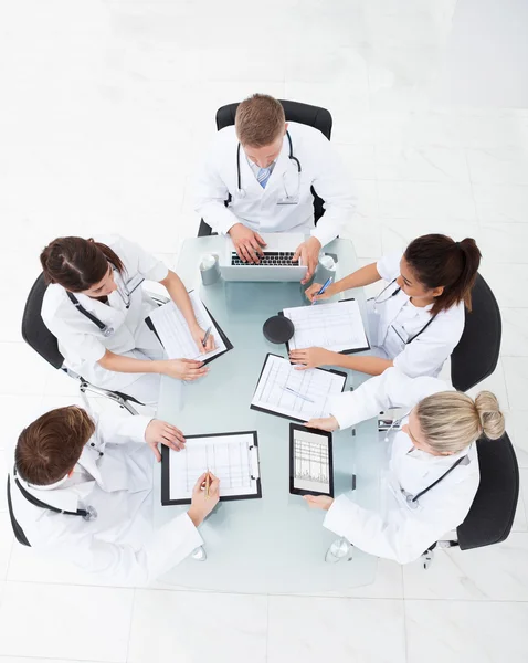 Doctors Analyzing Medical Records — Stock Photo, Image