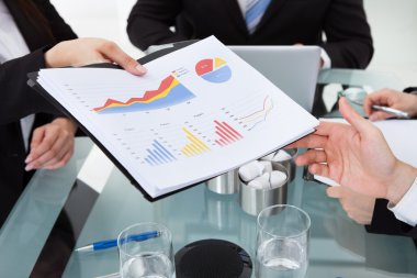 ilerleme grafik arkadaşınıza veren işkadını