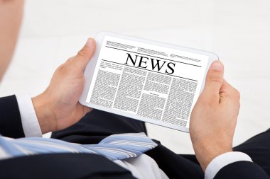 Dijital tablet ile işadamı
