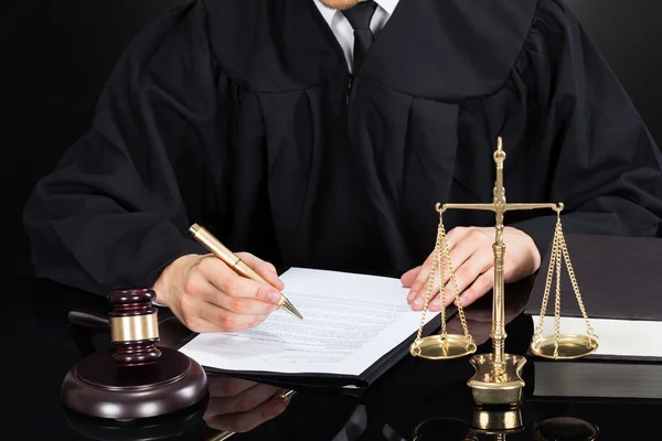 Judge Writing On Paper — Stock Photo, Image