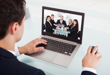 işadamı laptop Office video konferans