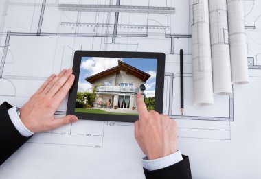 Dijital tablet kullanarak mimar