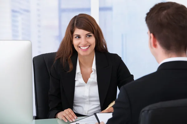 Businesswoman Interviewing Male Candidate — Stock Photo, Image