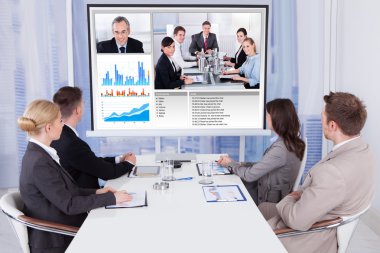 iş adamları video konferans