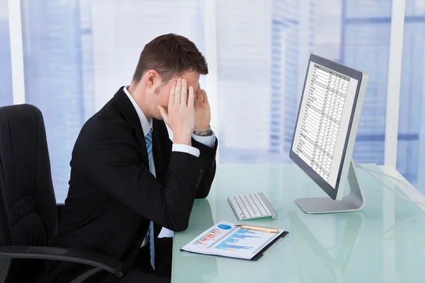 Businessman Suffering From Headache — Stock Photo, Image