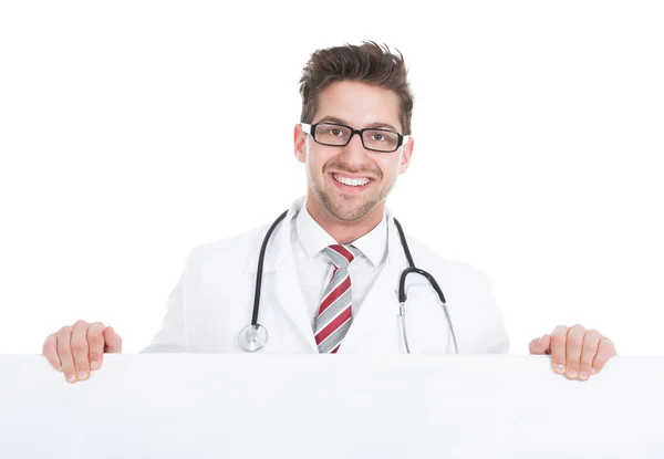 Arzt mit Holzplanke — Stockfoto